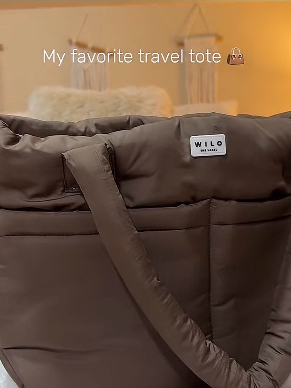 BNWT TIKTOK Viral Wilo The Label PUFFER Travel Bag + Pouch + adjustable strap!